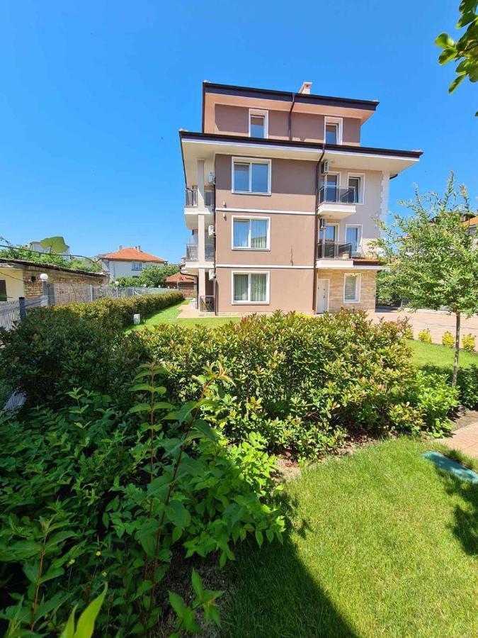 Villa Yanevi 拉夫达 外观 照片
