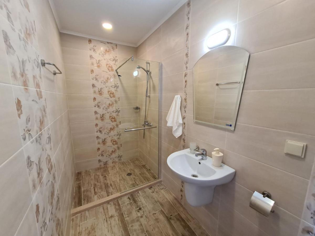 Villa Yanevi 拉夫达 外观 照片