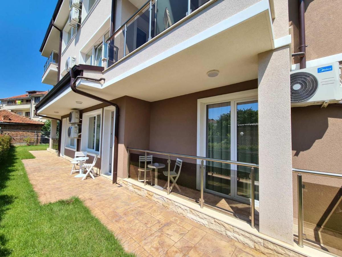 Villa Yanevi 拉夫达 外观 照片