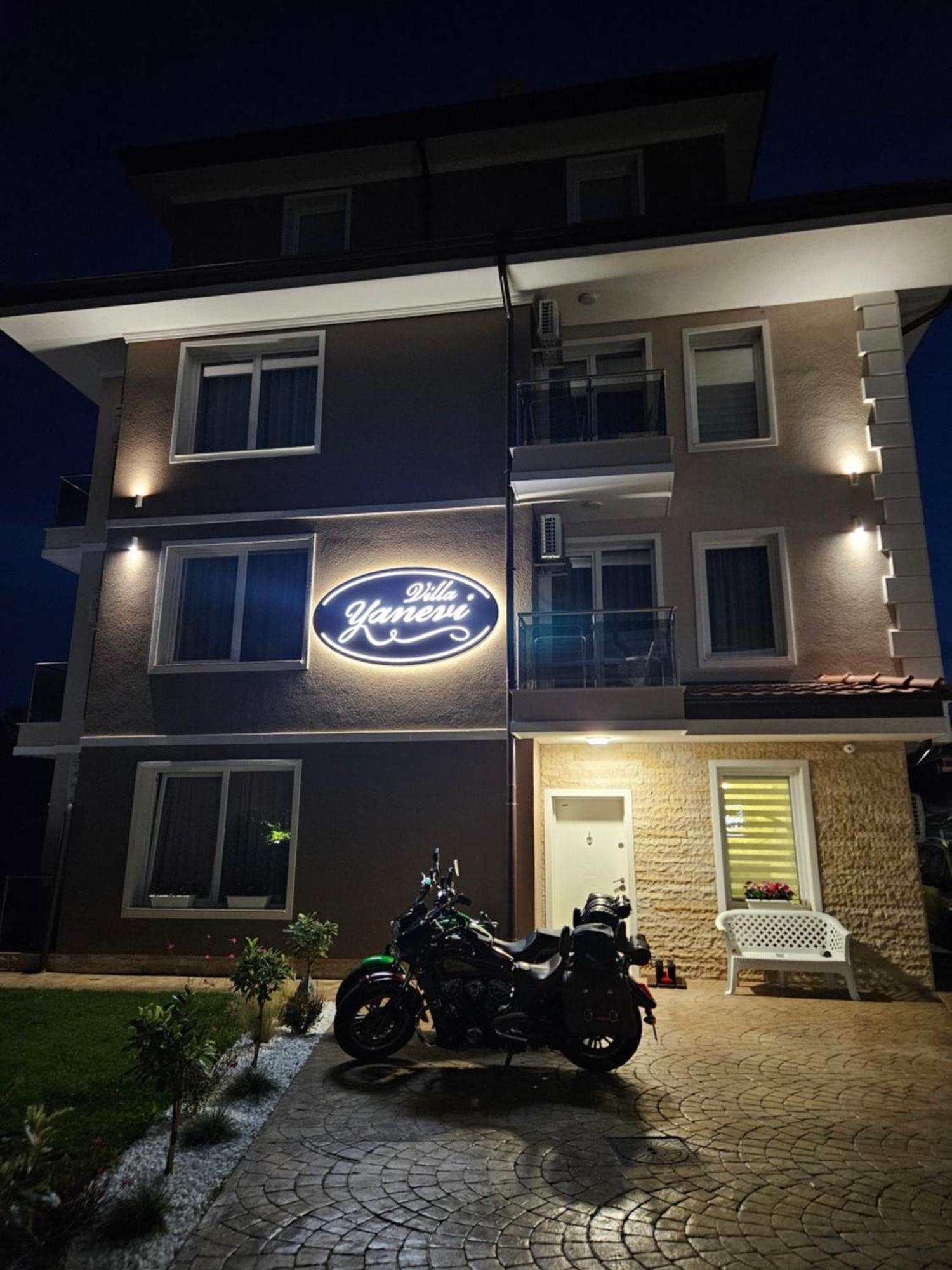 Villa Yanevi 拉夫达 外观 照片